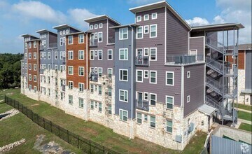 Building Photo - 2401 E Oltorf St