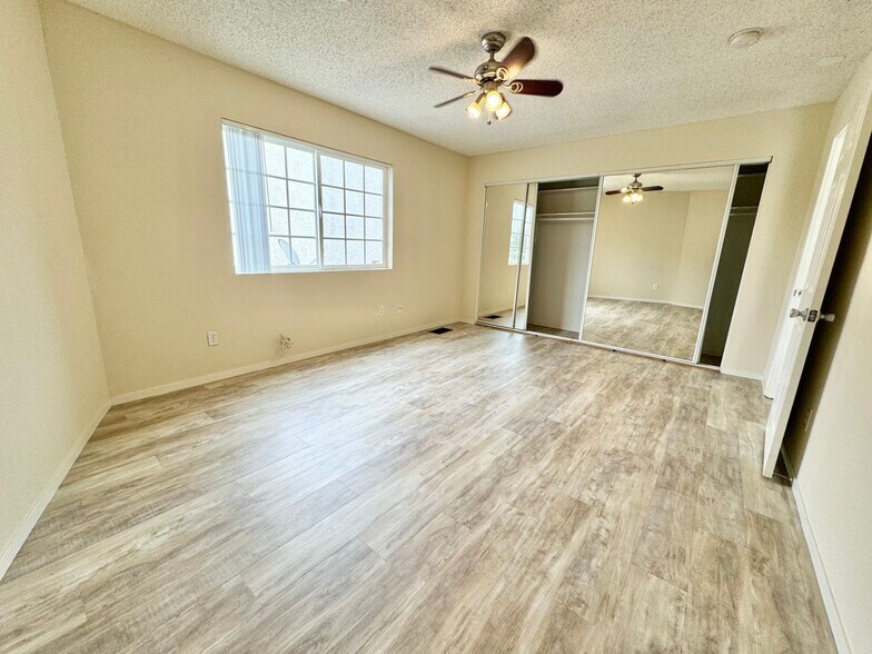 Building Photo - 3715 S Canfield Ave