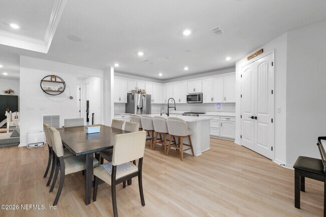 Building Photo - 12464 Clapboard Blf Trl