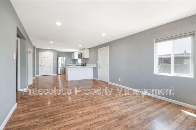 Building Photo - 311 Date St