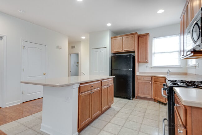 Building Photo - 1322 Prescott Dr