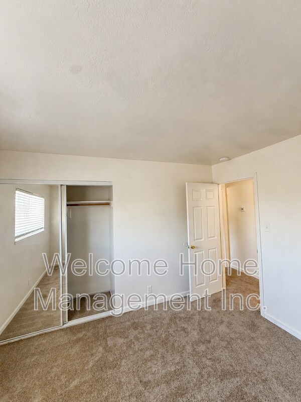 Building Photo - 2225 Hillsborough Ct