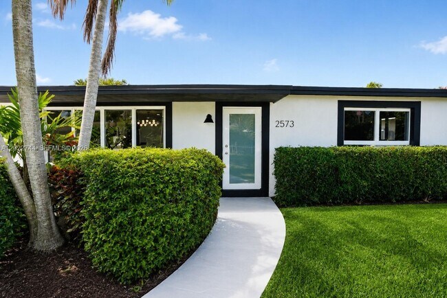 Building Photo - 2573 Conroy Dr