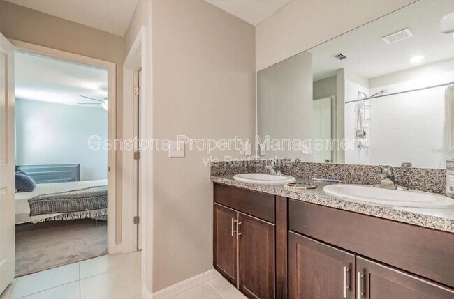 Building Photo - 5157 White Chicory Dr