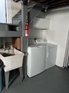 Building Photo - 404 Gillett Ave