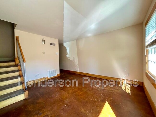 Building Photo - 634 Chipley Ave