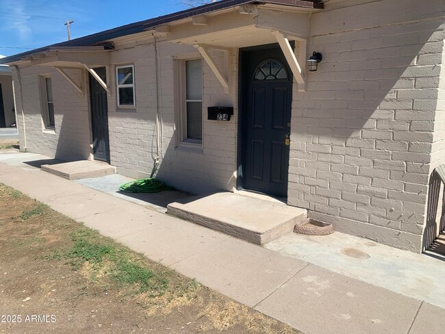 Primary Photo - 234 N Center St