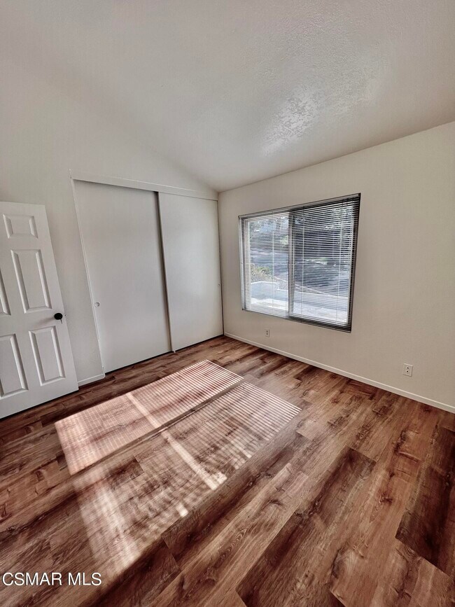 Building Photo - 937 Shadow Lake Dr