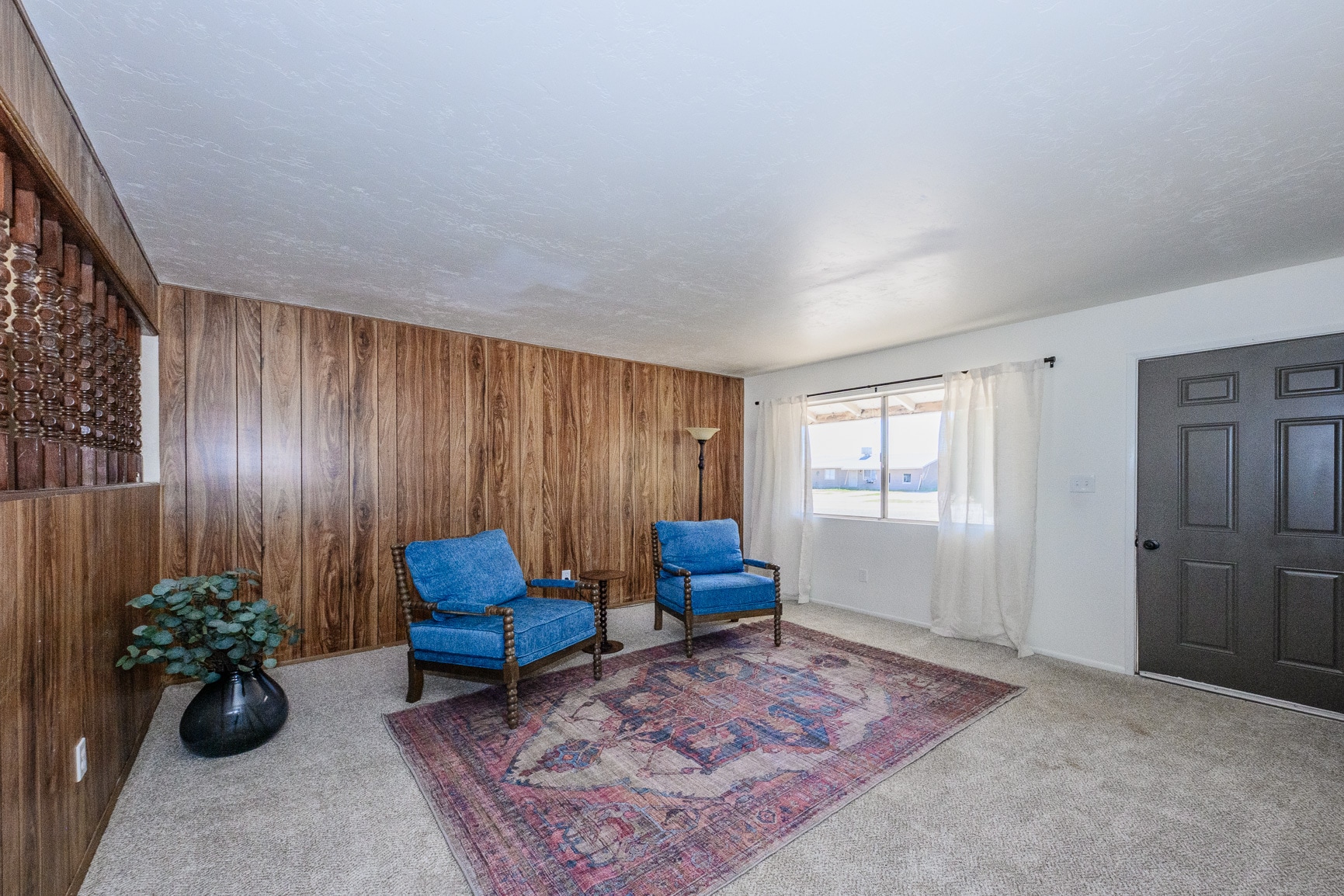 Cozy Livingroom - 785 E Country Club Dr