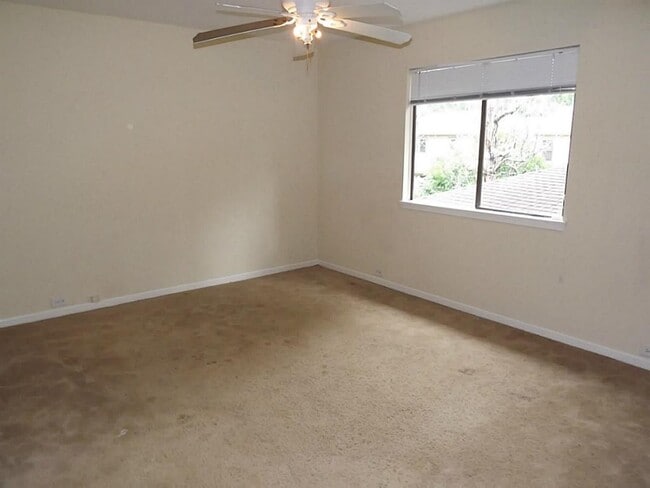 Building Photo - 19706 Faye Oaks Ct