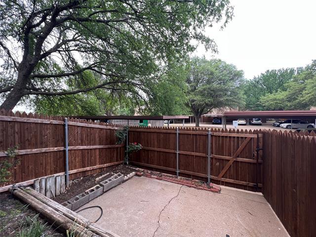 Building Photo - 7417 Kingswood Dr