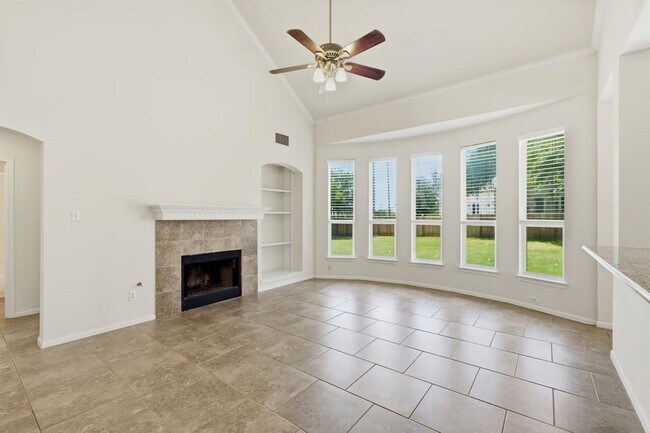 Building Photo - 2033 Creole Dr