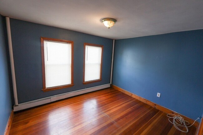 Building Photo - 7 Gayland St