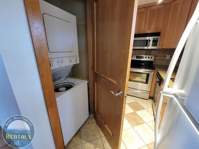 Building Photo - 2bd/1ba Condo Right Next To ASU Campus