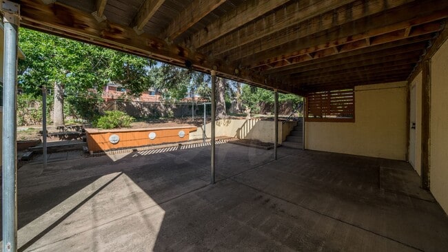 Building Photo - Charming Palmer Park Home - 4BR/3BA with F...
