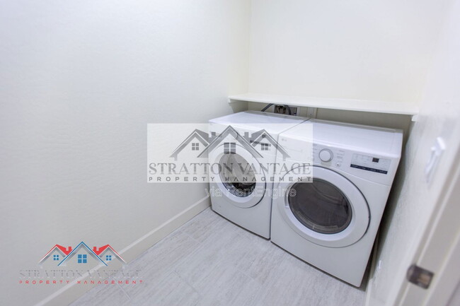 Building Photo - 1406 W Main St