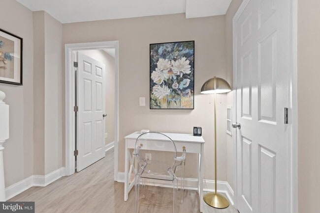 Building Photo - 2219 E Chase St