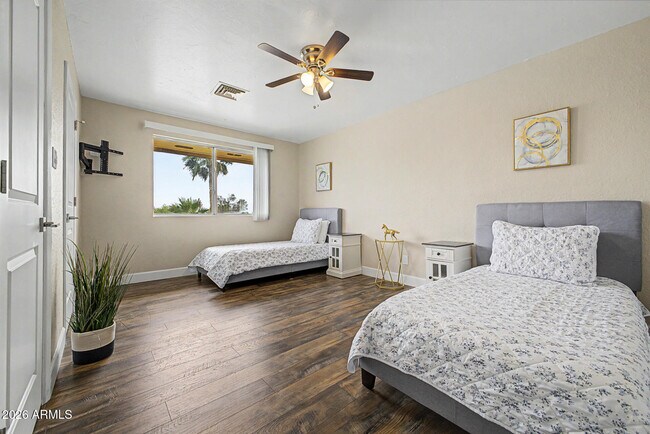Building Photo - 2837 W Union Hills Dr