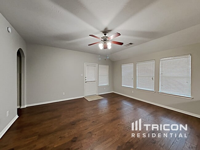 Building Photo - 10818 Harston Dr