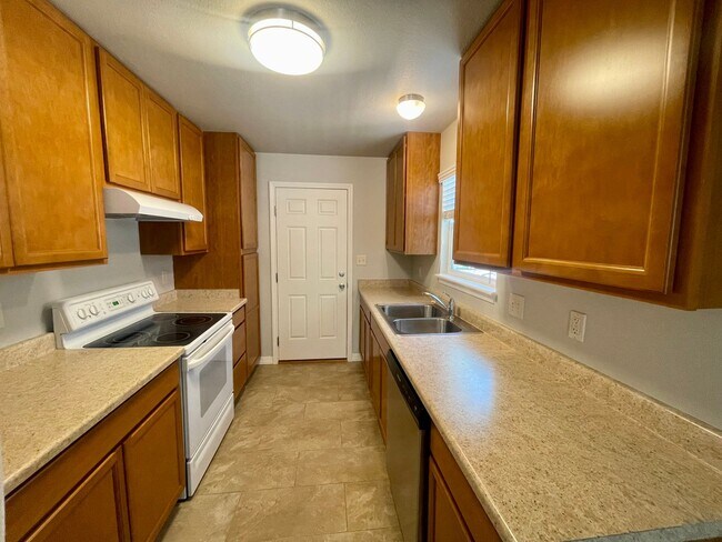 Building Photo - 2511 Park Pl