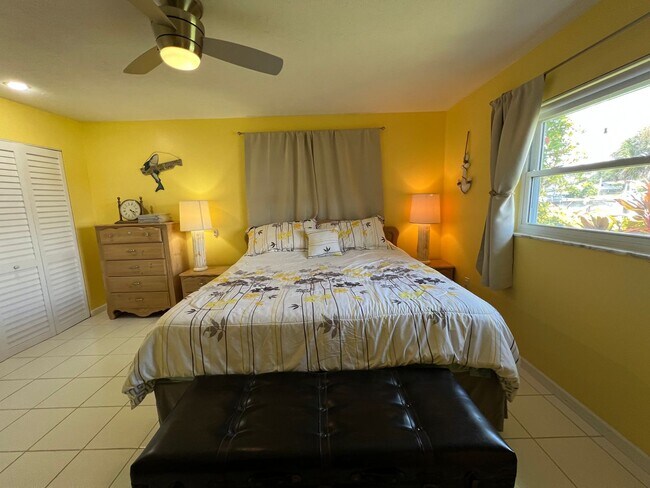 Building Photo - $3,300/month ** Short Term / Seasonal - Fu...