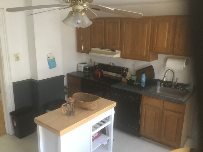 Building Photo - 1503 N Jefferson St