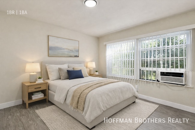 Building Photo - 5318 Radford Ave