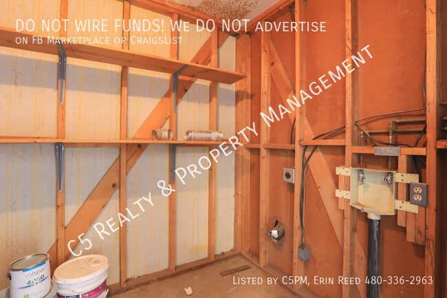 Building Photo - 4722 E Apollo Rd