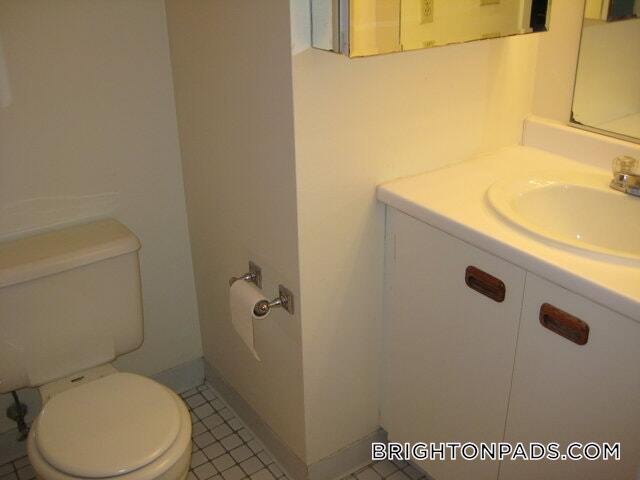 Building Photo - 144 N Beacon St