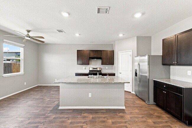 Building Photo - 3319 Angus Crossing