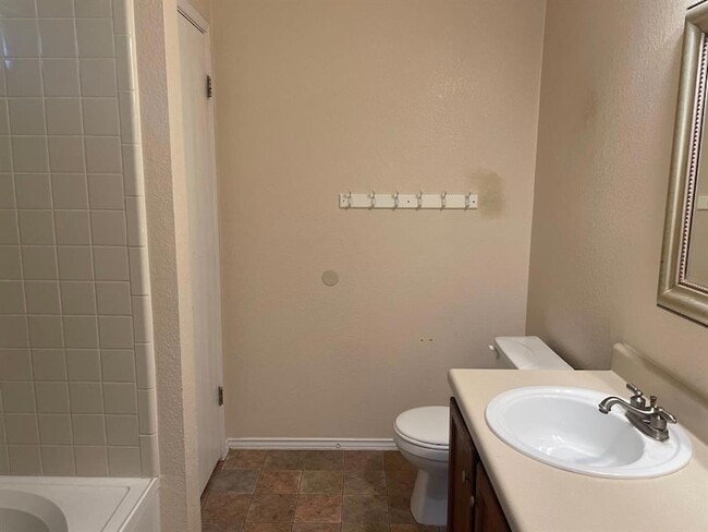 Building Photo - 223 Nicole Way