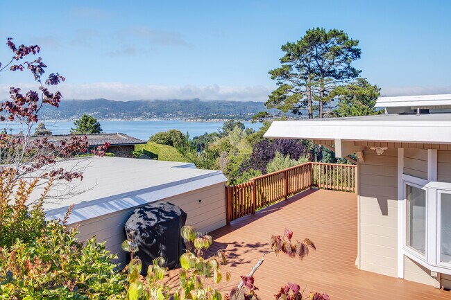 Building Photo - 90 Geldert Dr