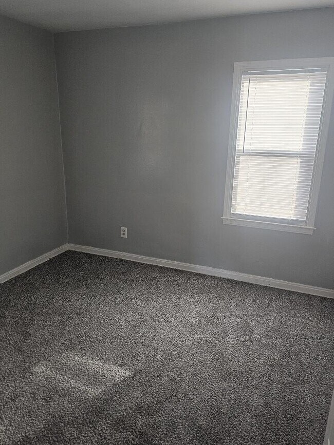 Building Photo - 12944 Rosemont Ave