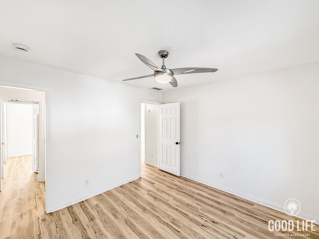 Building Photo - Great 2B/1.5BA Condo in Del Cerro for Rent!