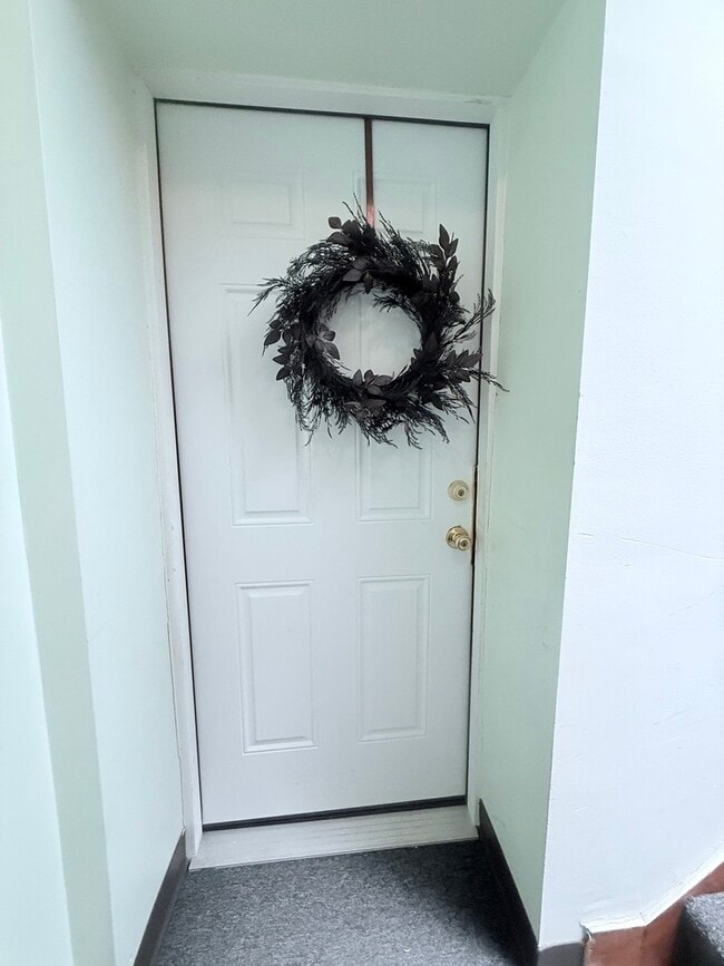 Building Photo - 1509 E 65th St