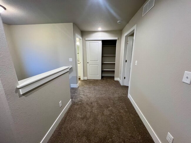 Building Photo - 3 Bedroom New Build Available Now!