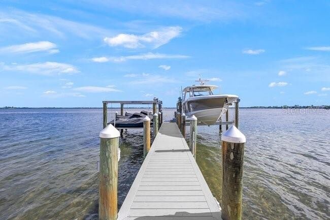 Building Photo - 527 56th St