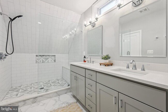 Building Photo - 1404 Beaver Heights Ln