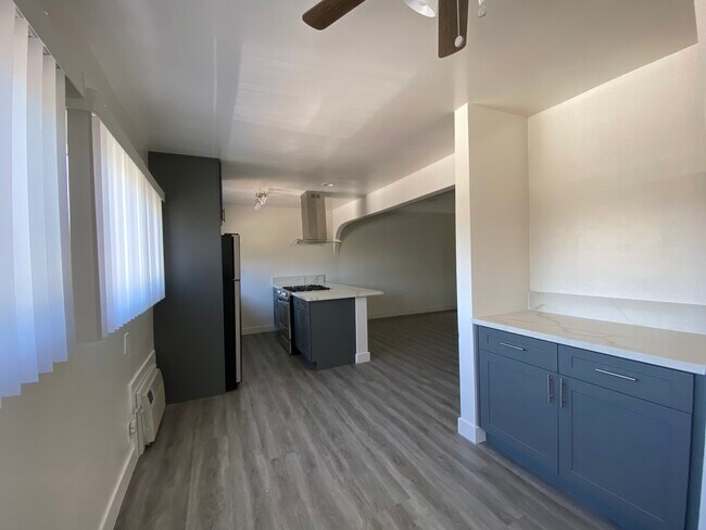 Building Photo - 4000 Sequoia St