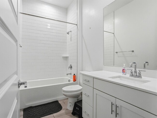Building Photo - 4221 W Carmen St