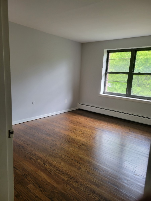 Building Photo - 821 Central Ave