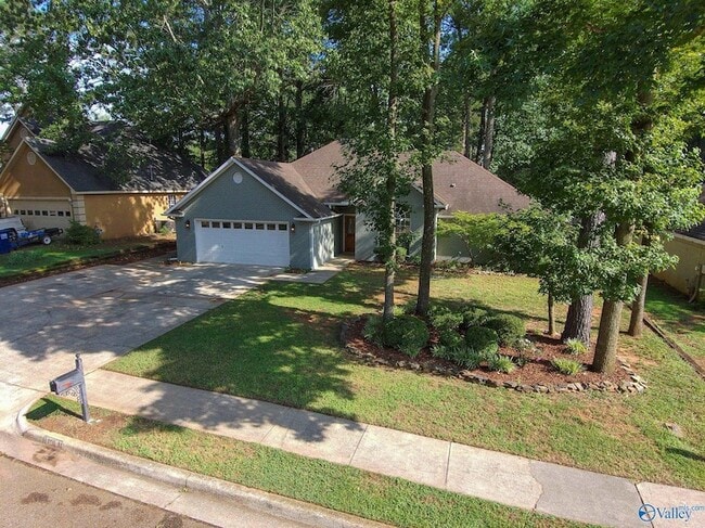 Building Photo - 205 Jarrett Ln