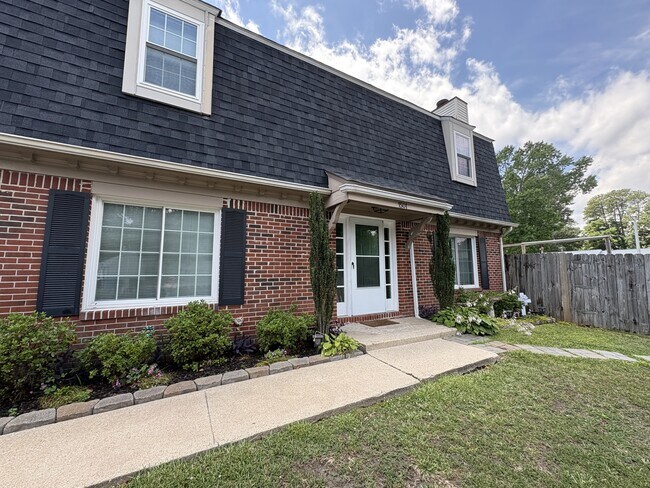 Building Photo - 1501 Antler Cir