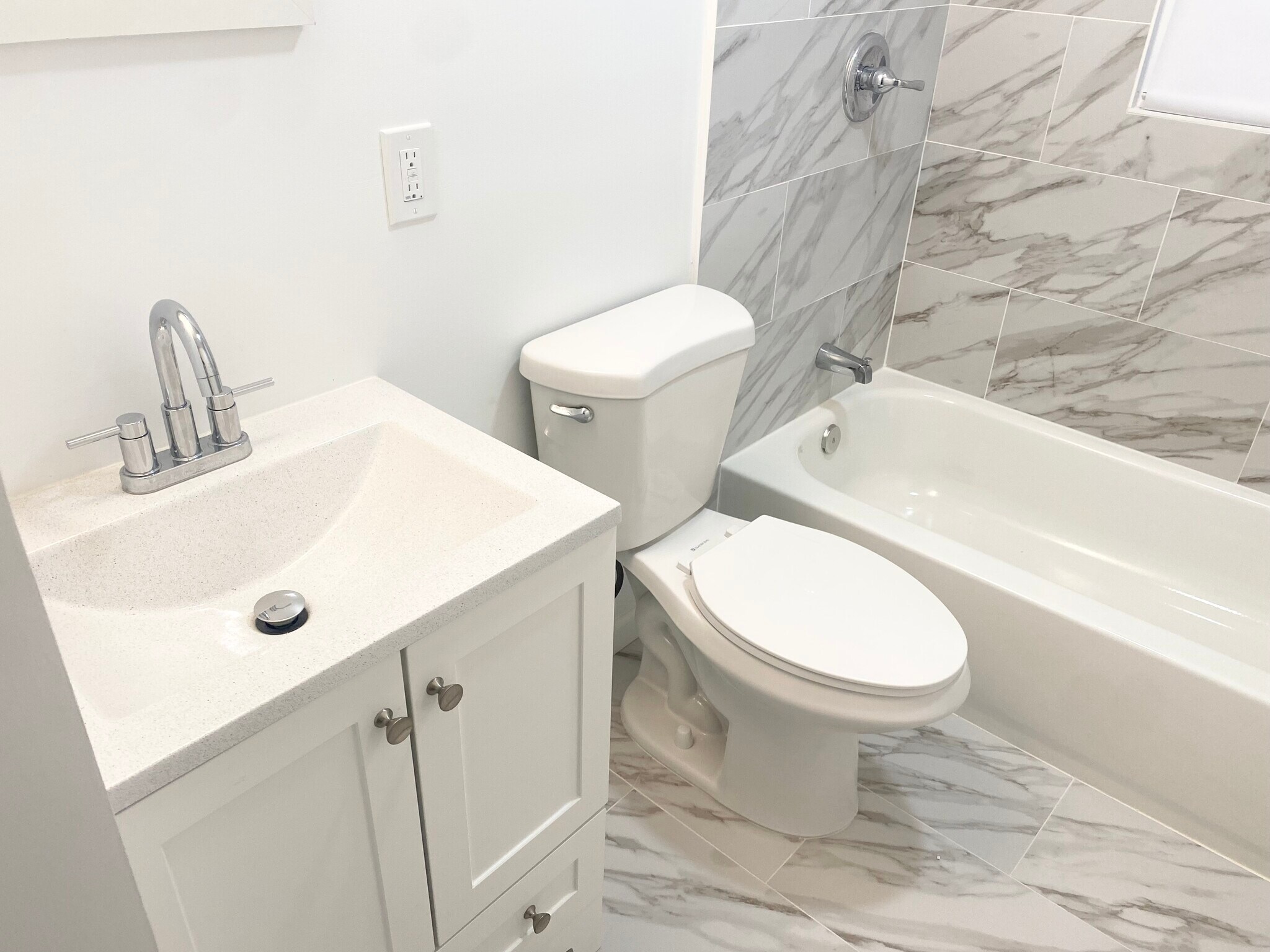 Building Photo - 317 Alexander Ave