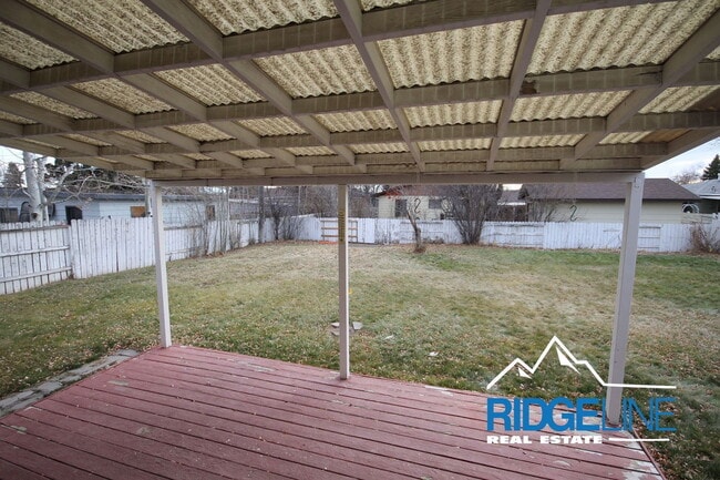 Building Photo - 204 19th Ave NW