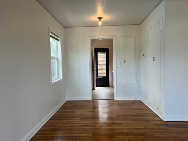 Building Photo - Charming N. Portland Apartment located in the Piedmont Neighborhood!