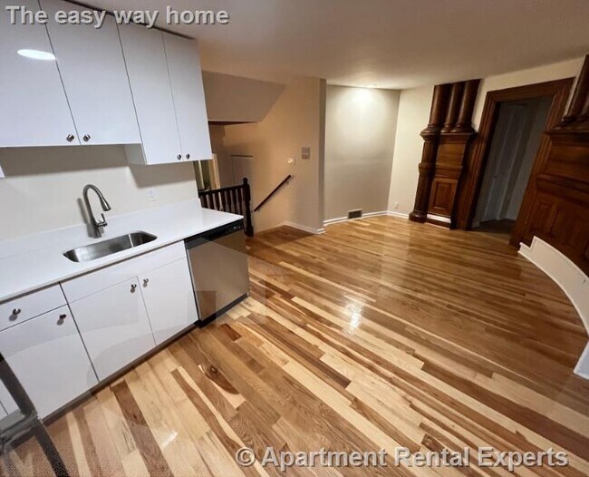 Primary Photo - 17 Bow St