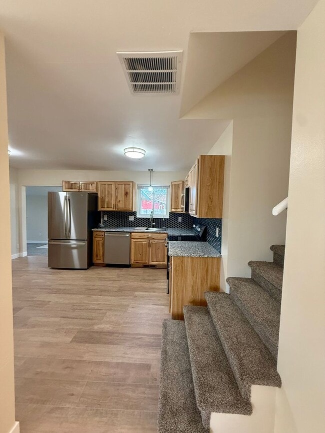 Building Photo - Great 3 bedroom 2 bath Home with Attached Garage in North Fort Collins, CO -  Newly Updated with ...