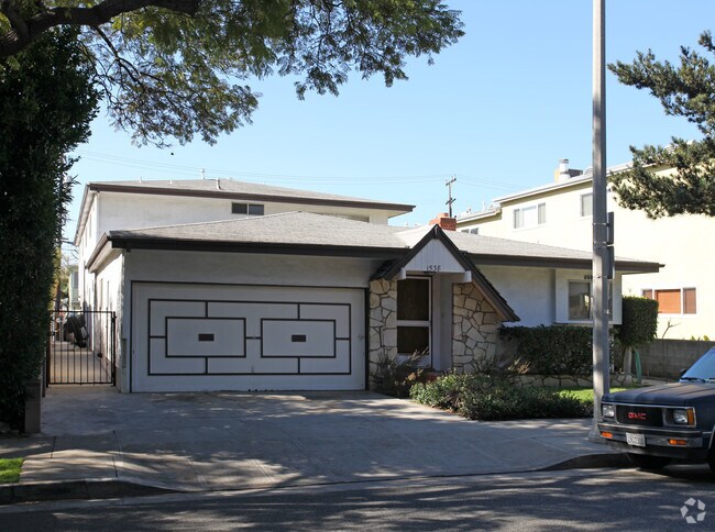 Primary Photo - 1538 Harvard St