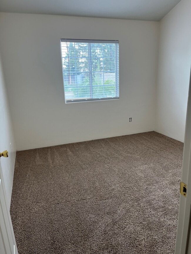 Building Photo - 5002 Canyon Peak Dr